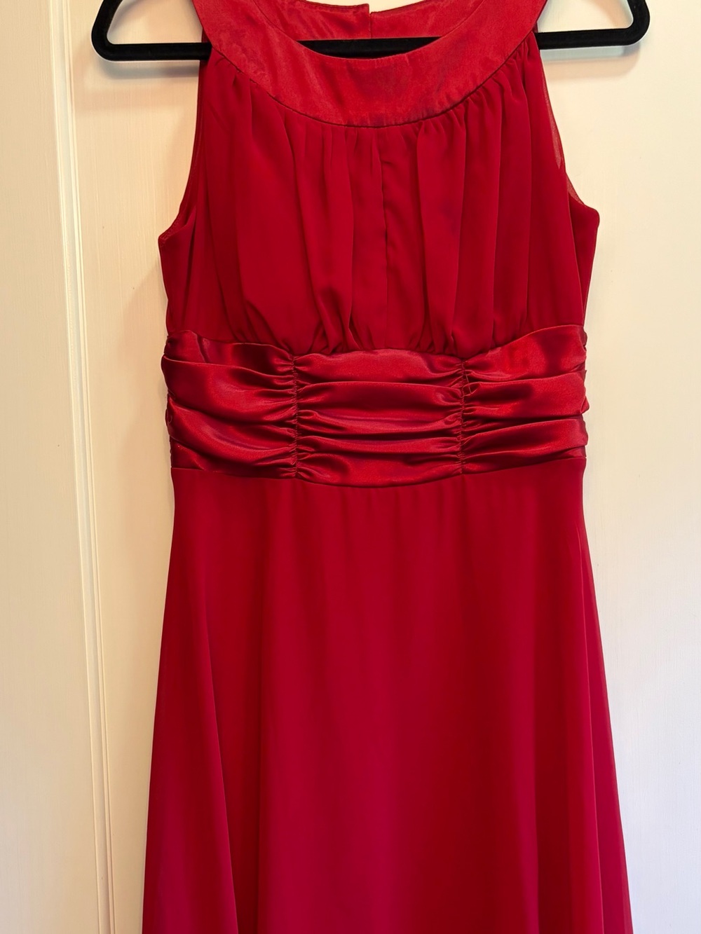 Red Satin-Waist Evening Dress - Women's Formal Gown S1